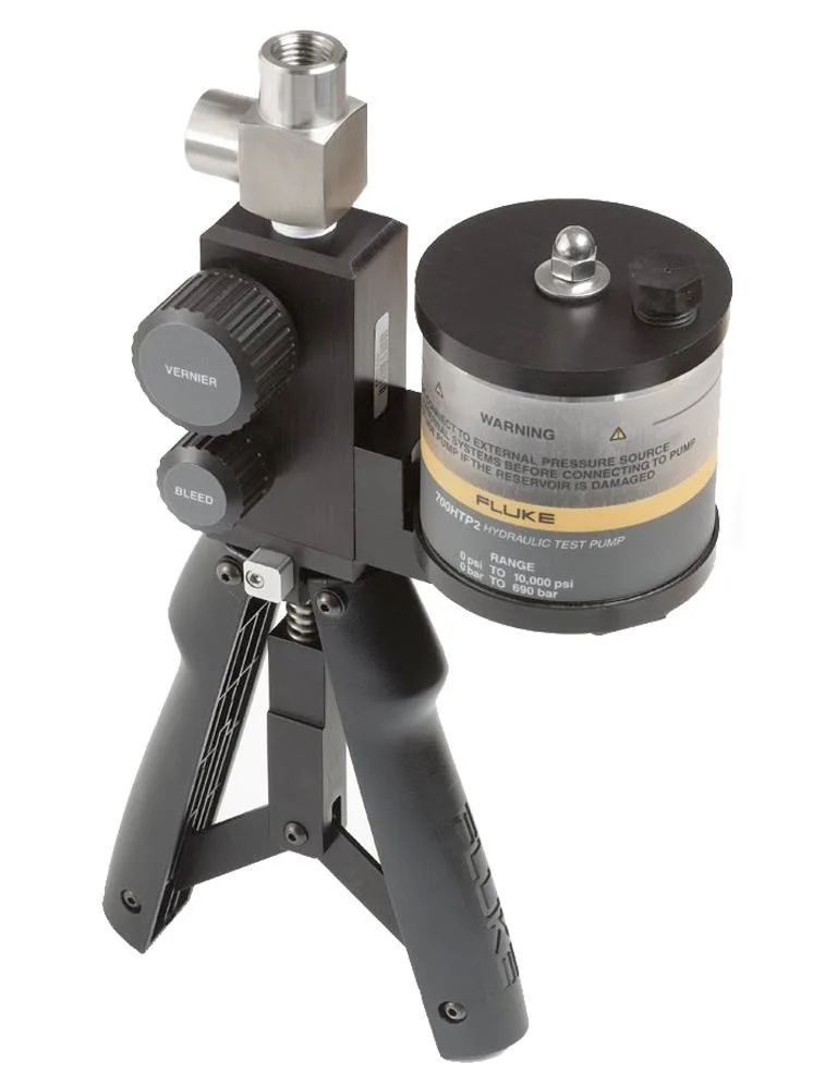 Fluke 700HTP-2 hydraulic test pump with pressure adjustment knob and adapters