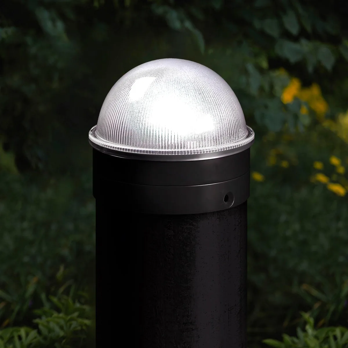 Classy Caps Mfg. Inc. Classy Caps Mfg. Inc. Black Chainlink Summit Solar Post Cap 2 Pack — product photo