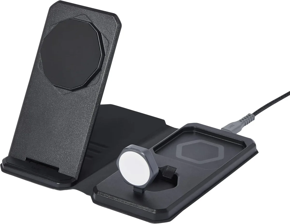 UAG UAG SRGE 3-in-1 MagSafe Travel Desktop Charger 15W Black cover — product photo