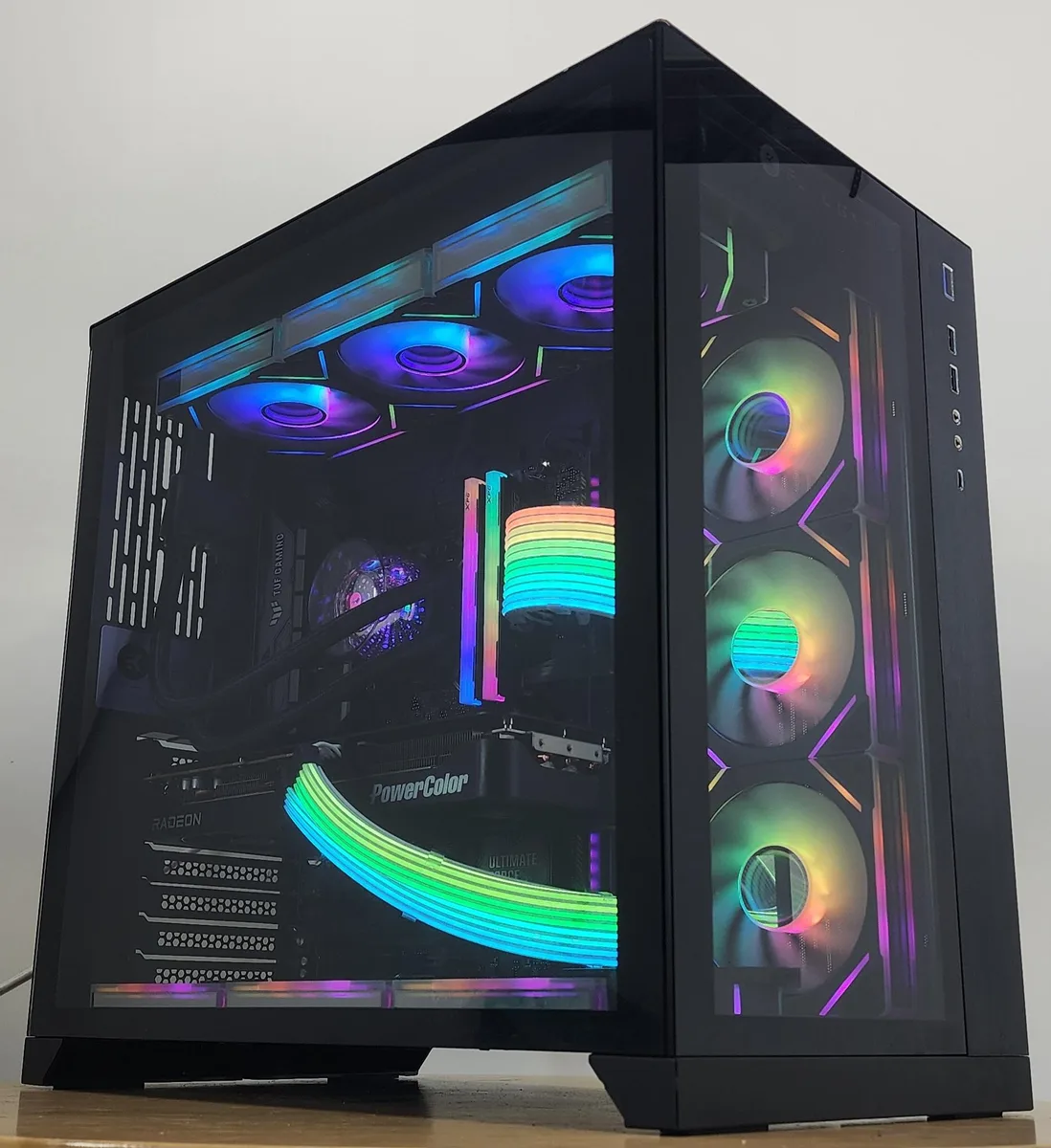 Custom Custom Gaming PC i7-14700KF 32GB DDR5 1TB NVME RX 9070 XT 16GB — product photo