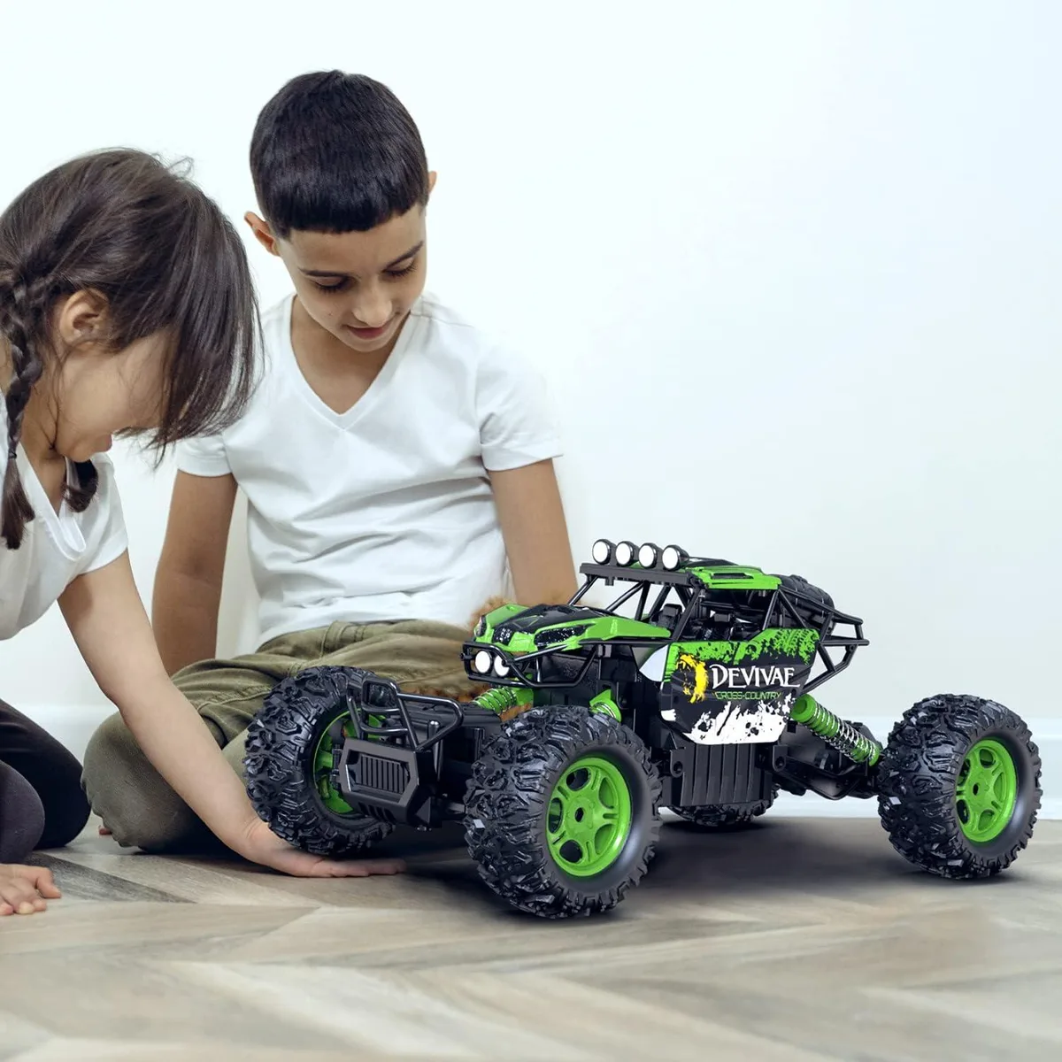 usbroway usbroway 1:12 RC Monster Truck Green 20km/h 60min 2.4GHz 4WD Lifting Function Toy — product photo