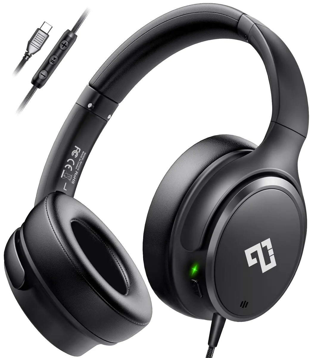 Black over-ear headphones with USB-C cable, foldable design, 195g