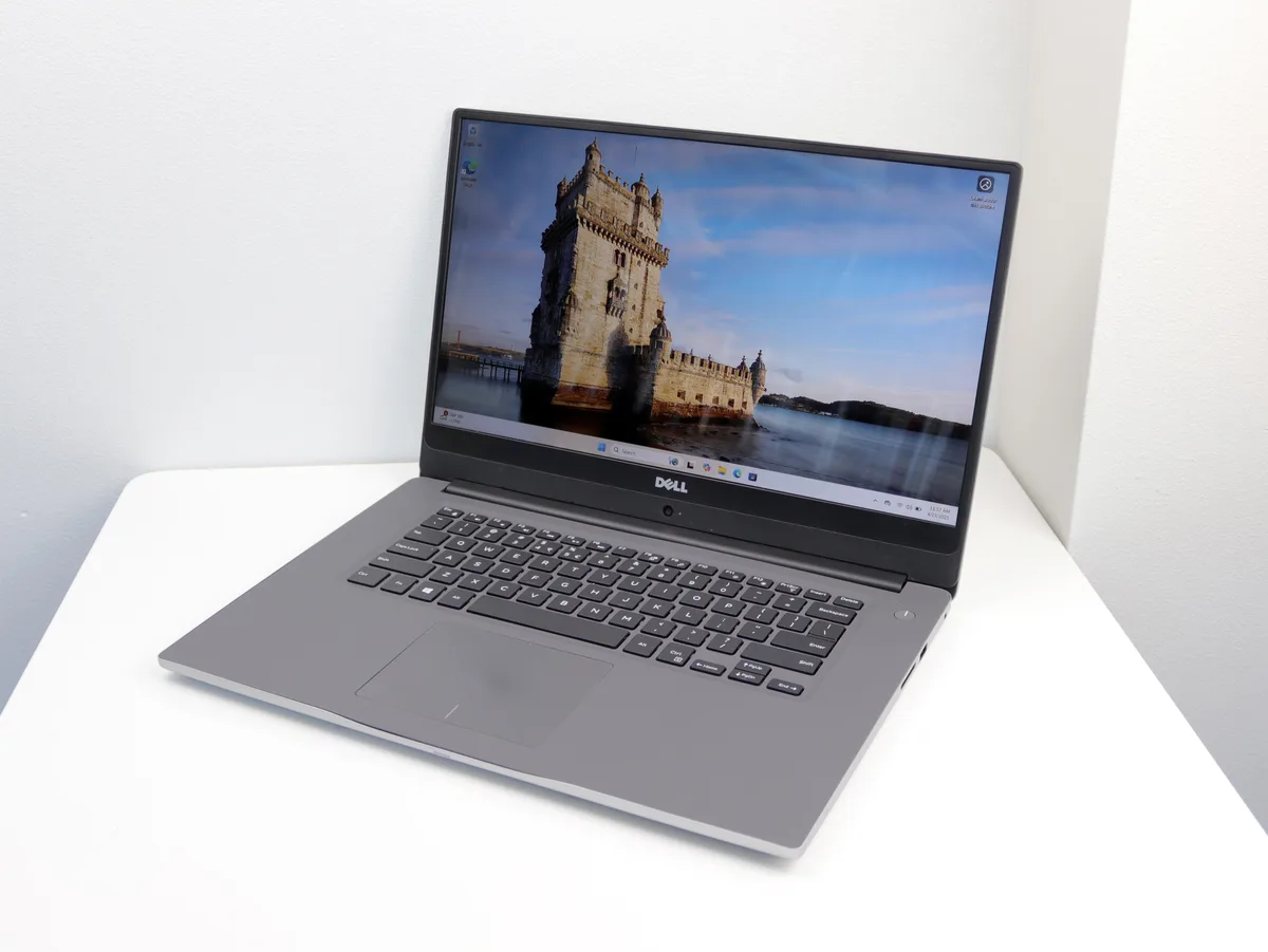 DELL Dell Inspiron 7572 laptop Intel Core i7-8550U 8GB DDR4 512GB SSD NVIDIA MX150 15.6" Windows 11 Pro — product photo