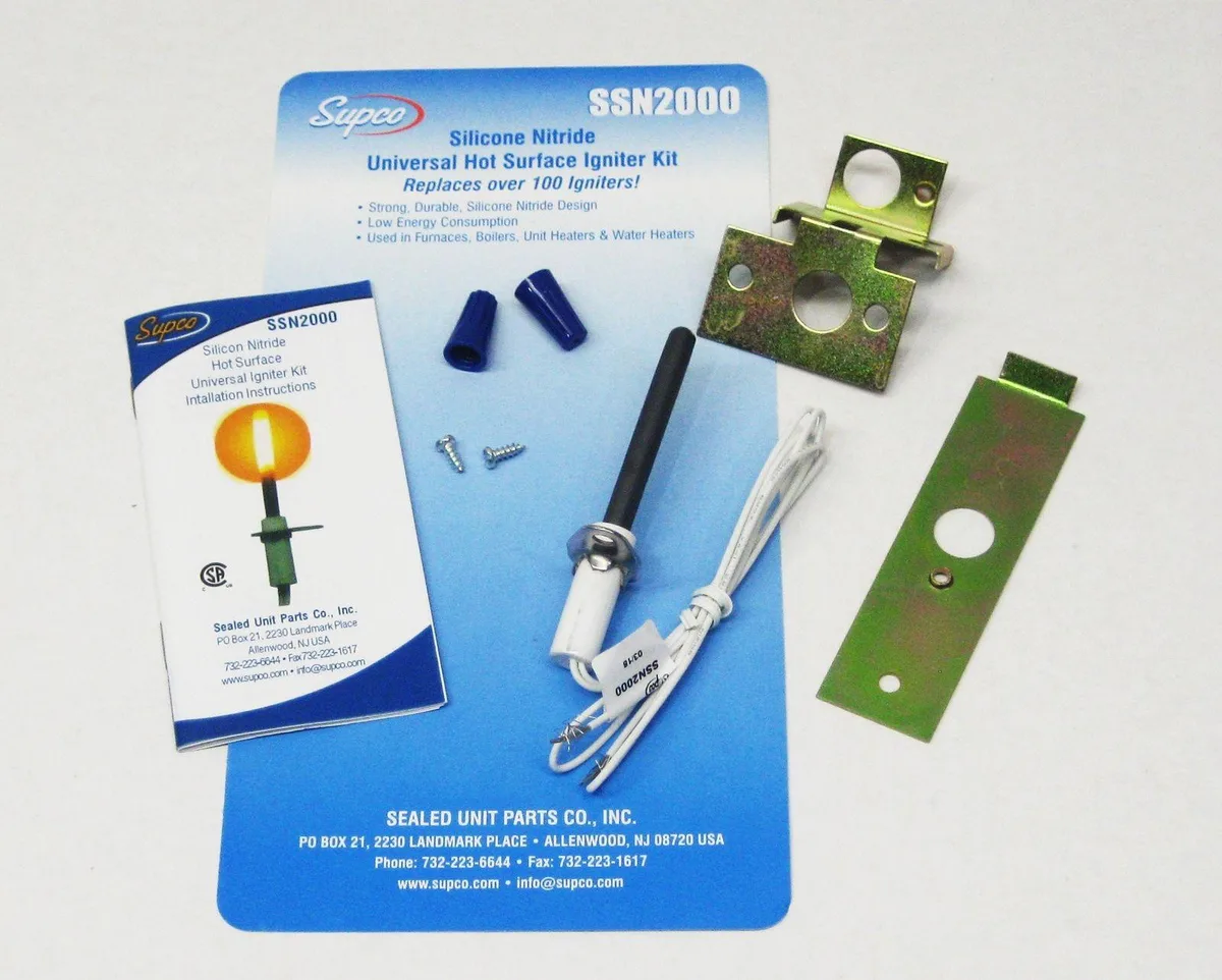 Small rectangular silicon nitride igniter with ceramic base and metal brackets