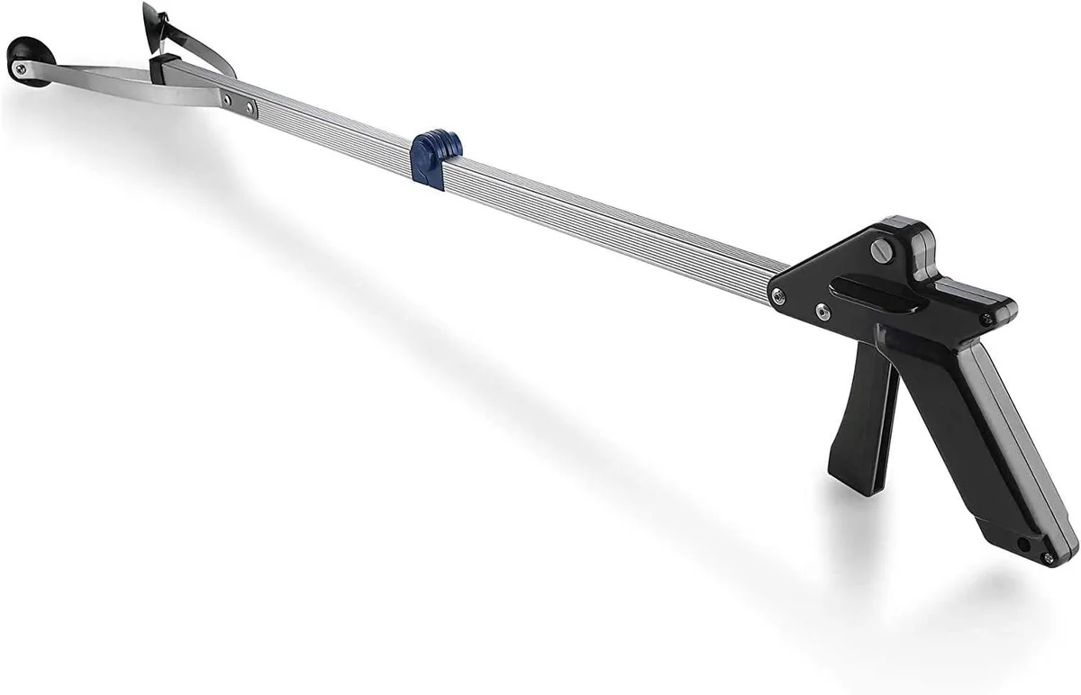 MEDca MEDca 32-Inch Foldable Aluminum Reacher Grabber with Locking Grip — product photo