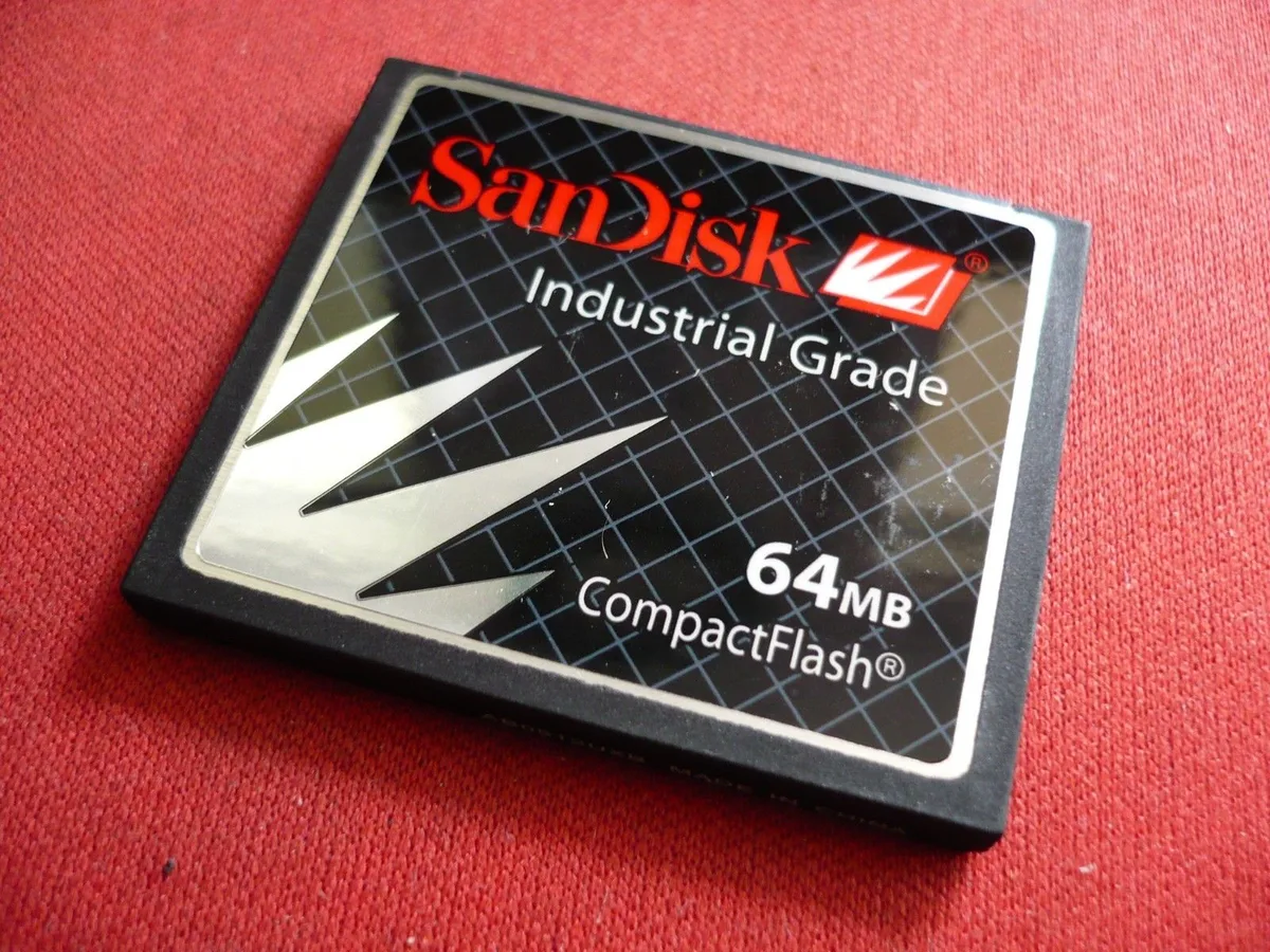 SanDisk SanDisk SDCFBI-64-201-80 64MB Industrial CompactFlash Memory Card — product photo