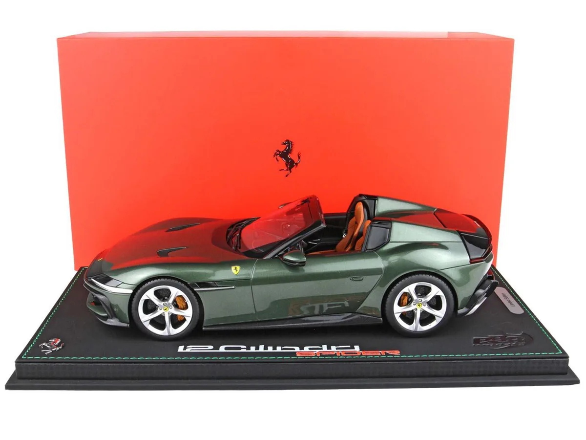 BBR BBR Ferrari 12Cilindri Spider Tuscany Green 1/18 Limited 112 pcs — product photo