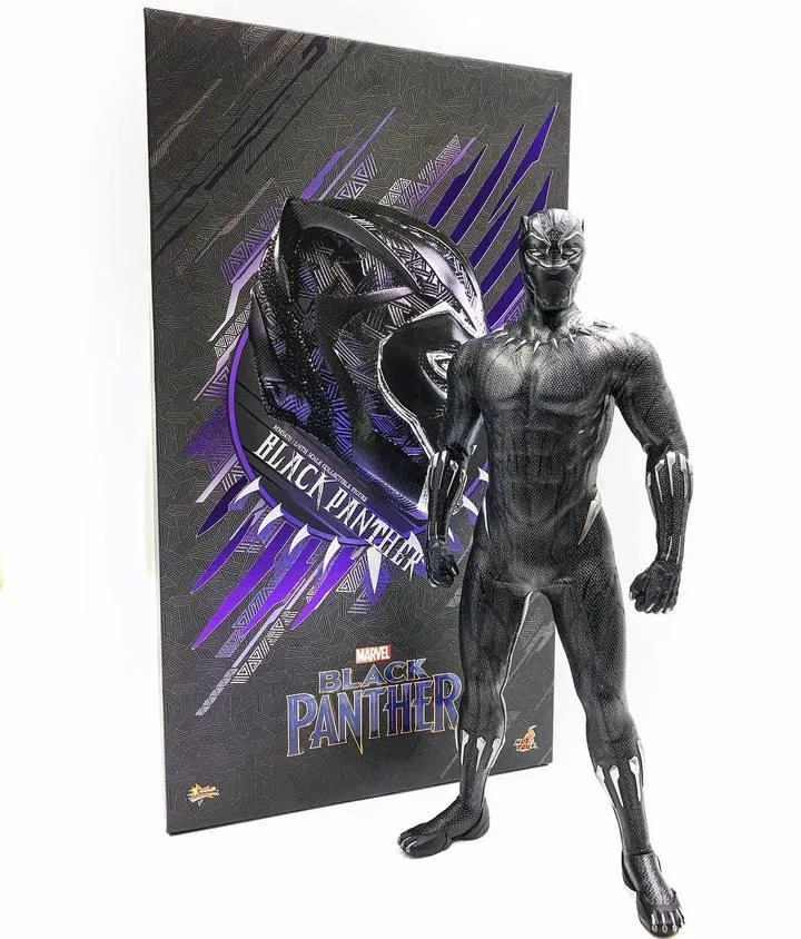 Hot Toys Hot Toys MMS470 Black Panther TChalla 1/6 collectible figure — product photo