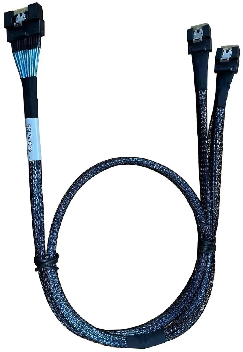SMUGDESK SMUGDESK SlimSAS x8 to 2×SlimSAS x4 Cable SFF8654 74Pin to 2×38Pin 80CM — product photo