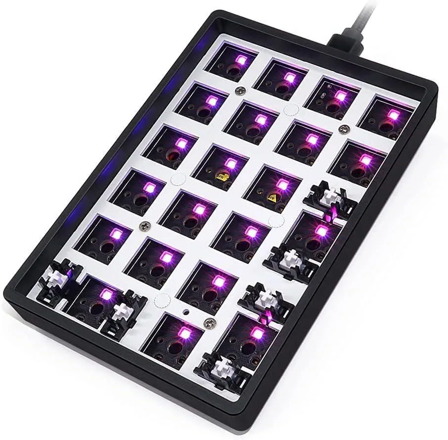 Corn Electronics Corn Electronics GK21S Gaming Keyboard Blue Switch Black 750mAh Bluetooth 5.1 — product photo