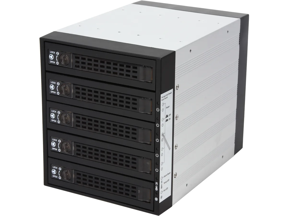iStarUSA Inc. iStarUSA Inc. BPU-350SATA 3×5.25″ to 5×3.5″ SAS/SATA 6.0 Gb/s Hot-Swap Cage server accessory — product photo