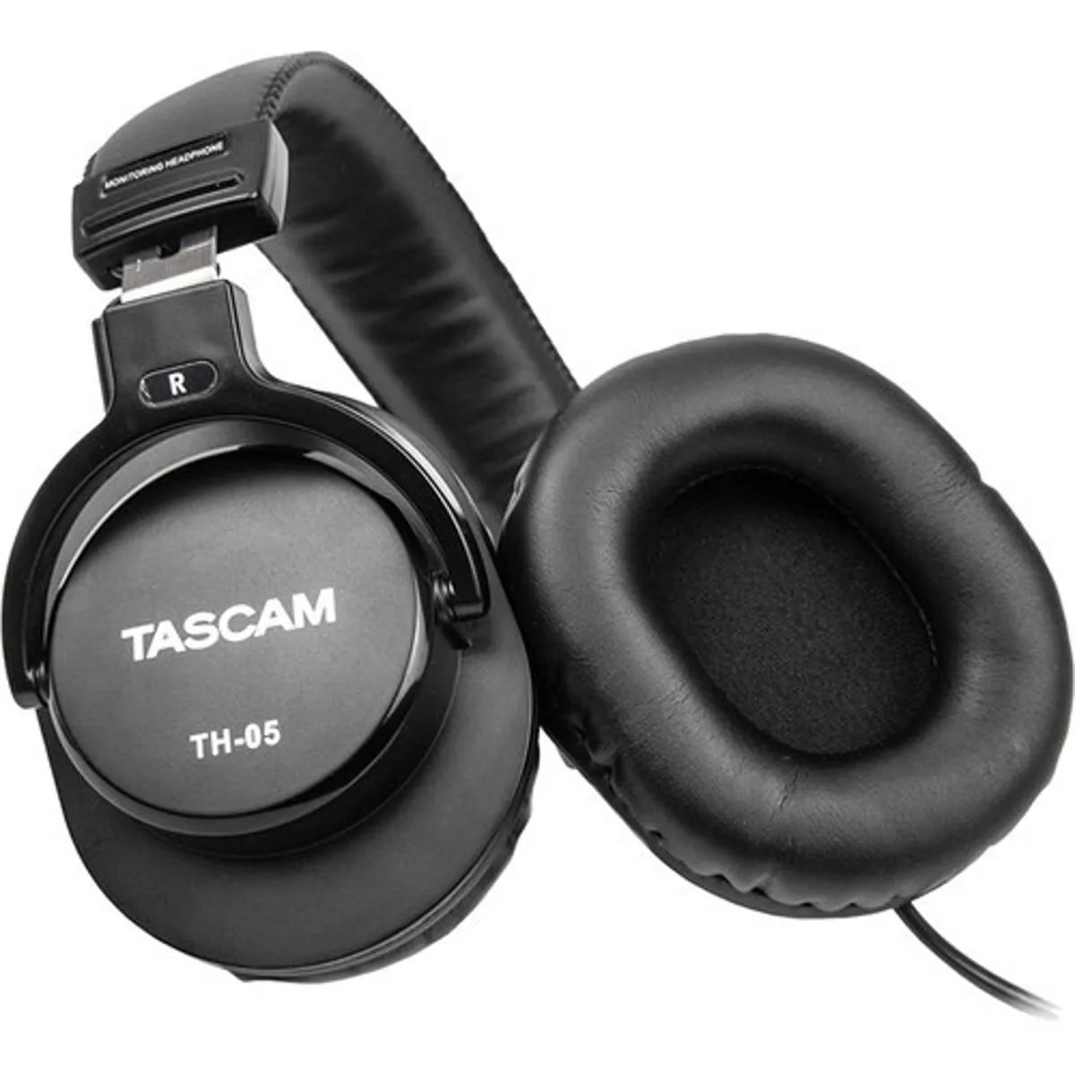 TASCAM TASCAM TH-05 closed-back monitoring headphones 40mm 15Hz-22kHz — product photo