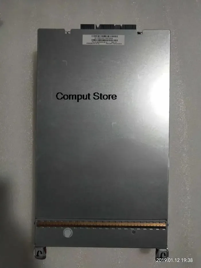 KHACHIMO KHACHIMO AW592A P2000 G3 SAS RAID controller — product photo