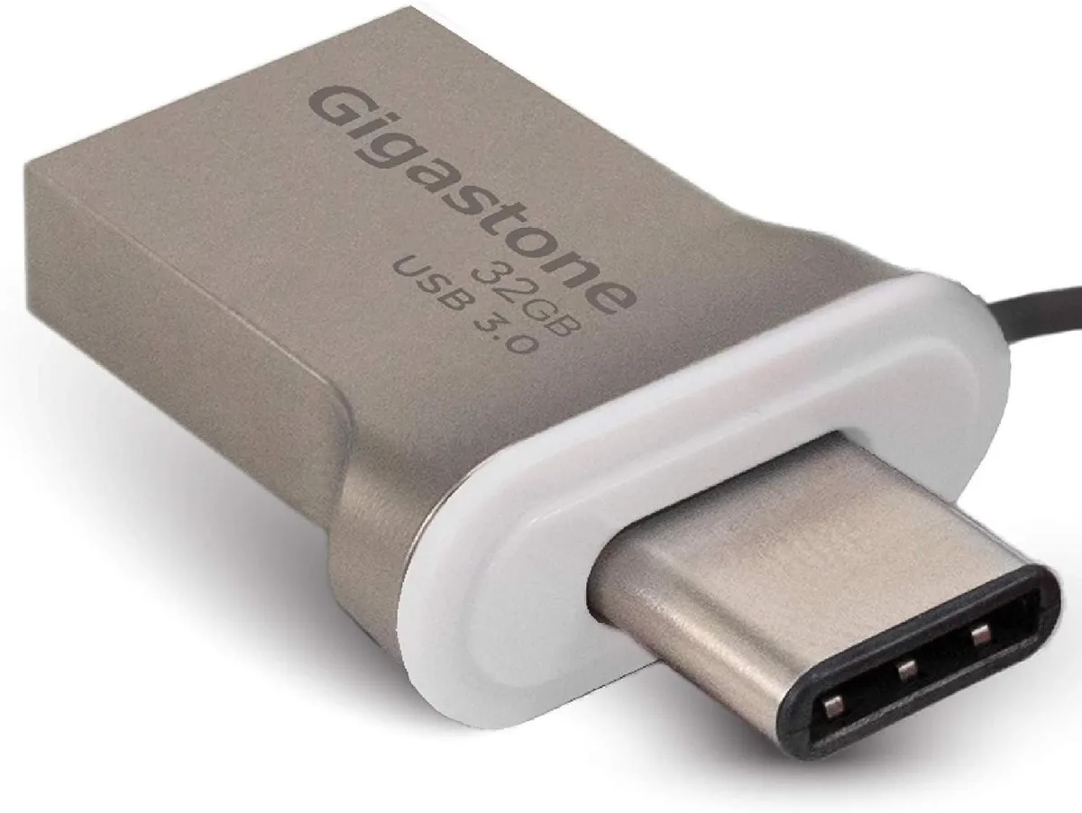 Gigastone Corporation Gigastone Corporation U332OTGC 32GB USB 3.0 Type C OTG USB flash drive — product photo