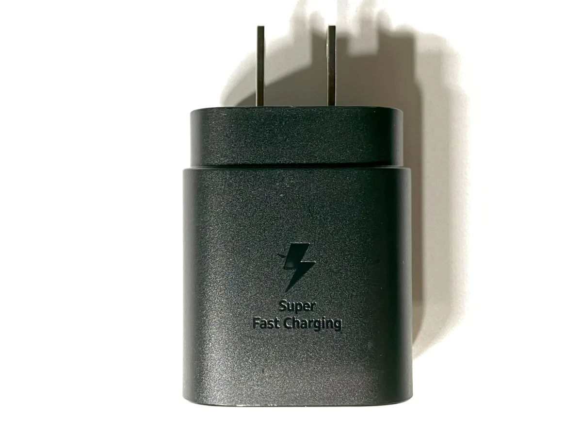 SAMSUNG SAMSUNG USB Display Adapter Black 700mA Bulk Packaging — product photo