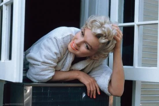 Unframed Marilyn Monroe poster print 36 by 24 inches