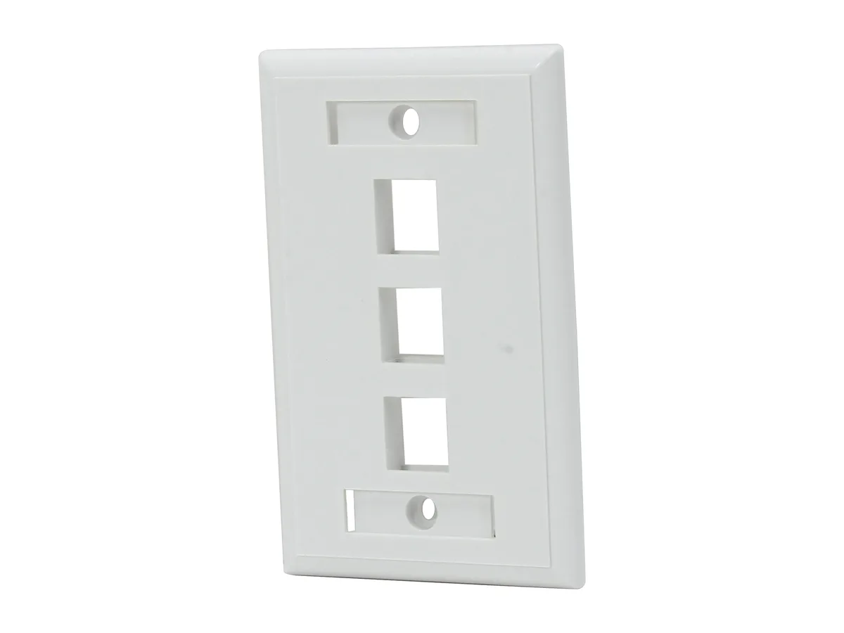 Cables To Go Cables To Go 03412 3-Port Single Gang Keystone Wall Plate White — product photo