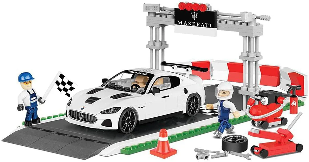 Cobi Cobi Maserati GranTurismo GT3 Racing Finish Line 1:35 Scale 300 Blocks Set #24567 — product photo