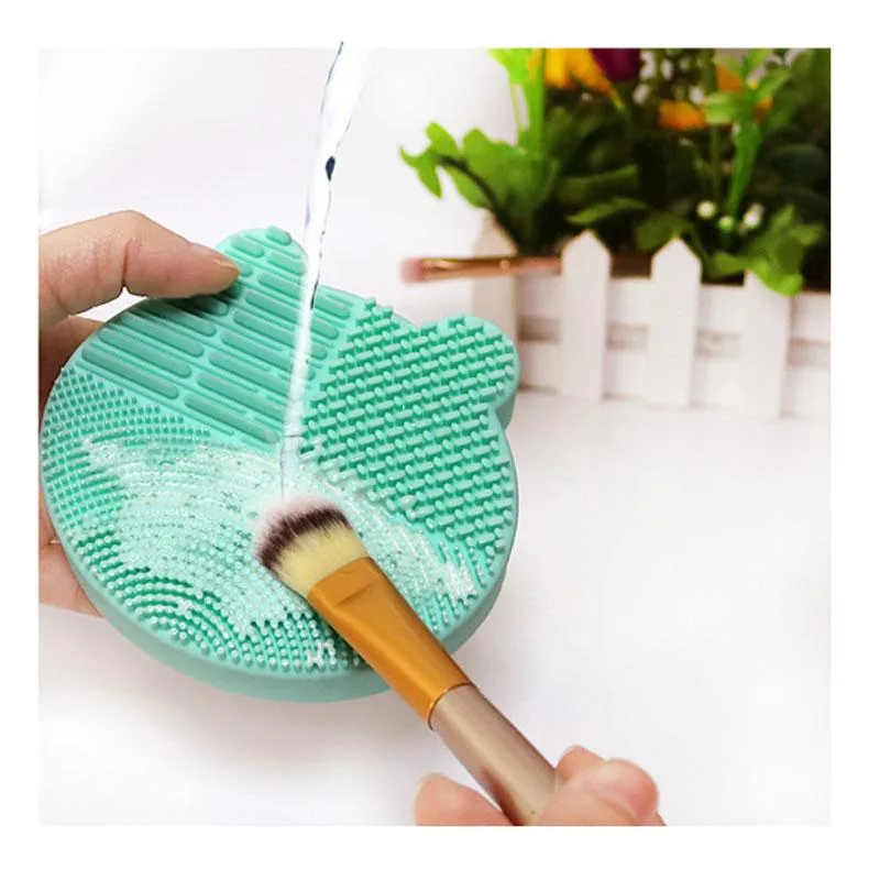 DAXINQI DAXINQI Cute Bear Silicone Brush Cleaner &amp; Holder Green — product photo