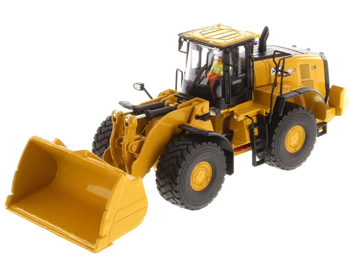 DieCast Masters DieCast Masters CAT 982 XE Wheel Loader 1/50 Yellow with Operator High Line Series — product photo