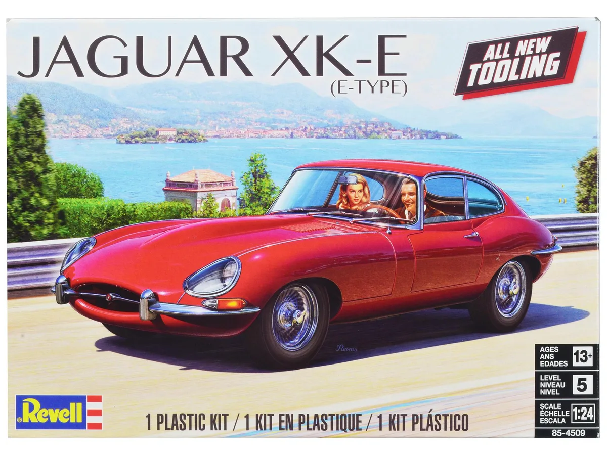 Revell Revell Jaguar XK-E (E-Type) 1/24 Scale Model Kit Level 5 142 Parts — product photo