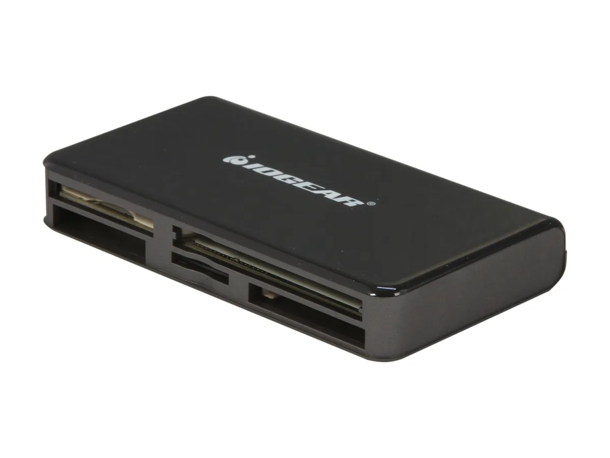 IOGEAR IOGEAR GFR381 USB 3.0 card reader 59 cards — product photo