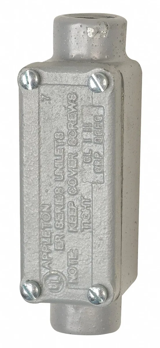 Gray iron conduit outlet body with threaded hub and flat back