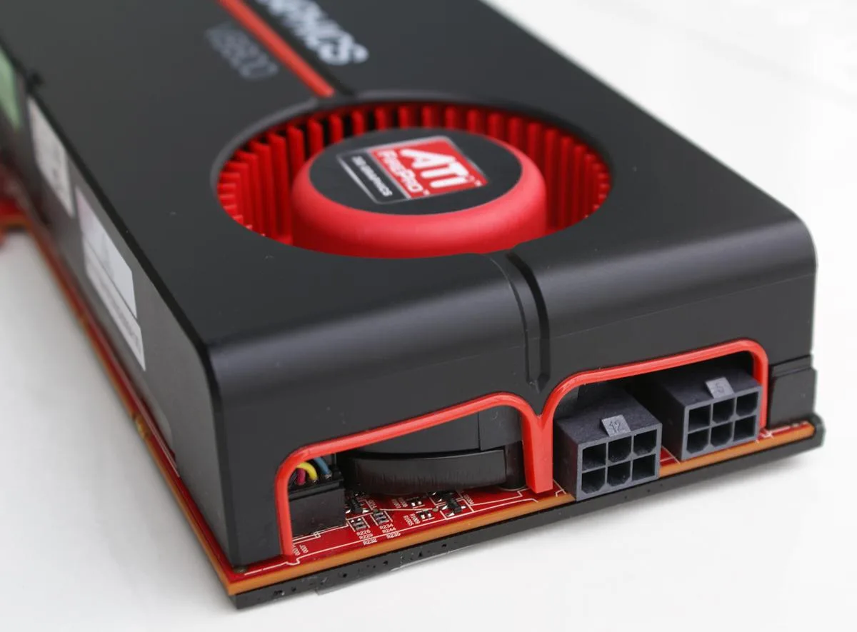 ATI ATI V8800 2GB GDDR5 256-bit PCI Express 2.1 x16 workstation graphics card — product photo