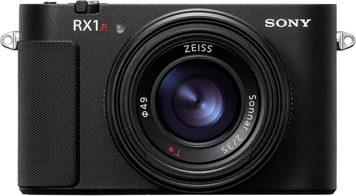 Sony Sony RX1R III 61 MP compact camera ZEISS Sonnar T* 35mm F2 — product photo