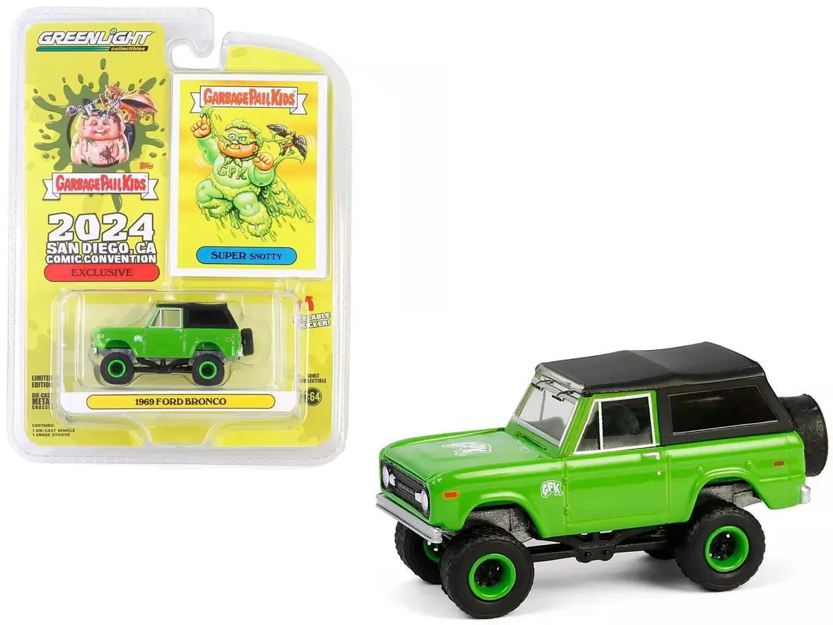 GREENLIGHT GREENLIGHT 1969 Ford Bronco Green with Black Top SDCC 2024 Exclusive 1/64 Diecast Hobby Collectible — product photo
