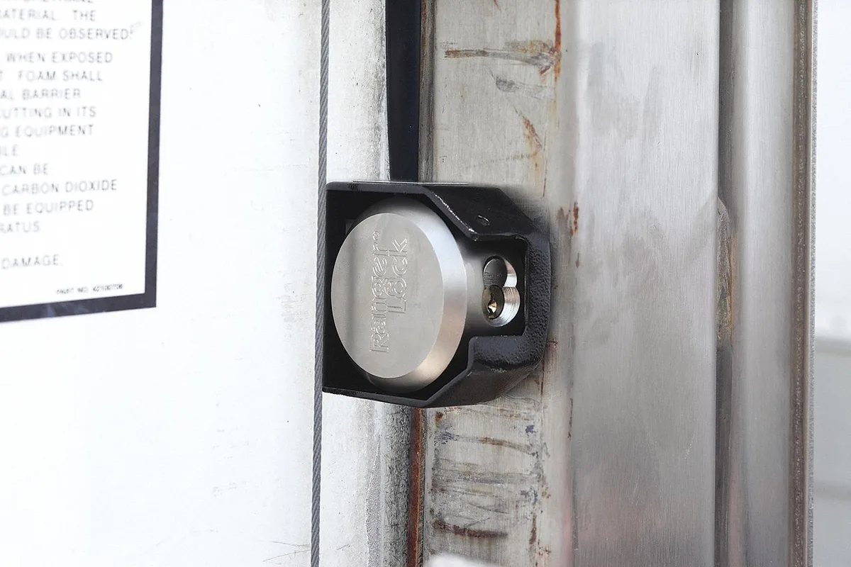 Ranger Lock Ranger Lock RDSR-HP 2 in hardened steel black padlock guard — product photo