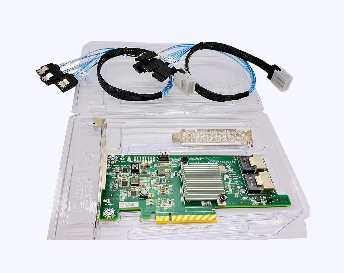 LSI LSI 9207-8i 8-Port SAS/SATA HBA PCIe 3.0 IT Mode P20 2× SFF-8087 Cable — product photo