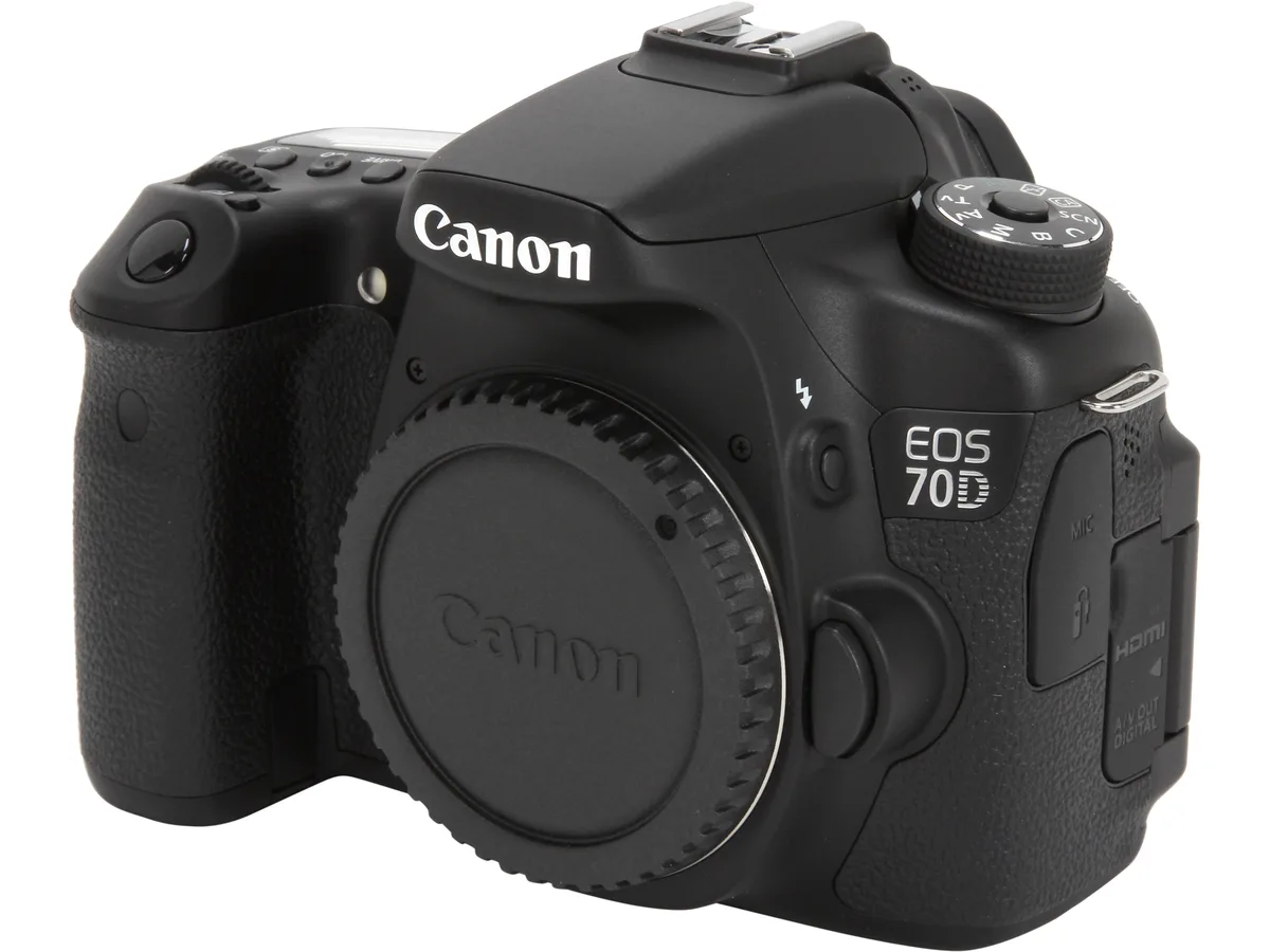 Canon Canon EOS 70D 8469B002 20.2MP APS-C DSLR camera body — product photo