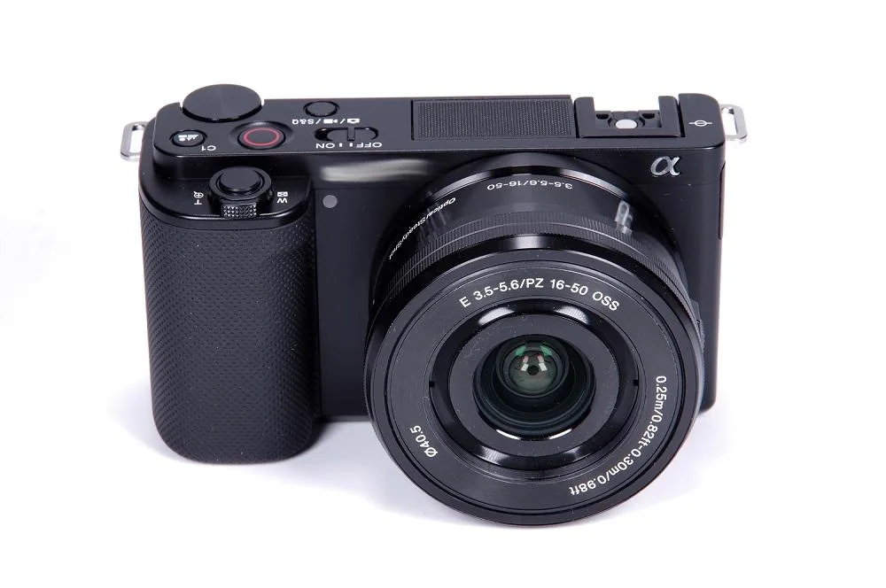 Sony Sony ZV-E10 compact mirrorless camera with 16-50mm II lens black — product photo