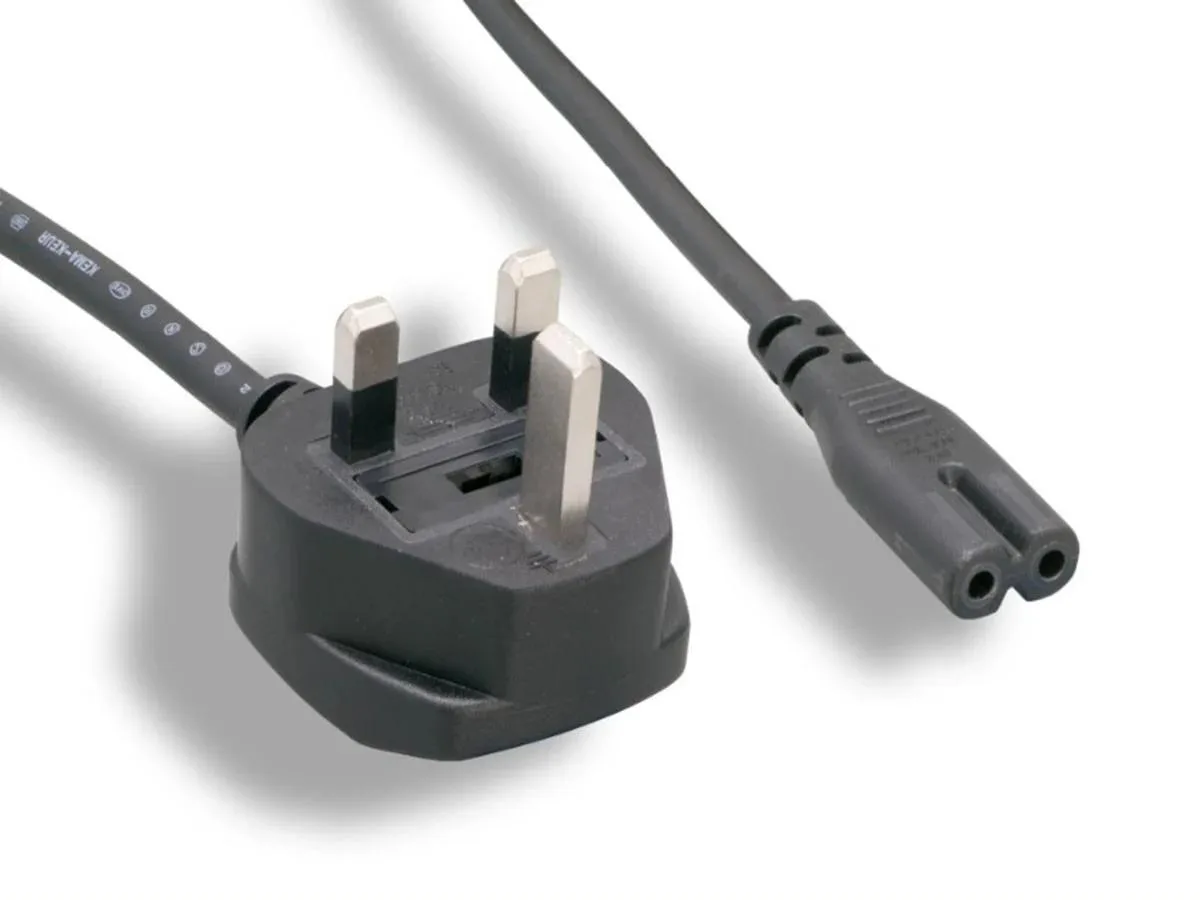 Monoprice Inc. Monoprice 136384 BS 1363 UK to IEC 60320 C7 computer power cord 6ft — product photo