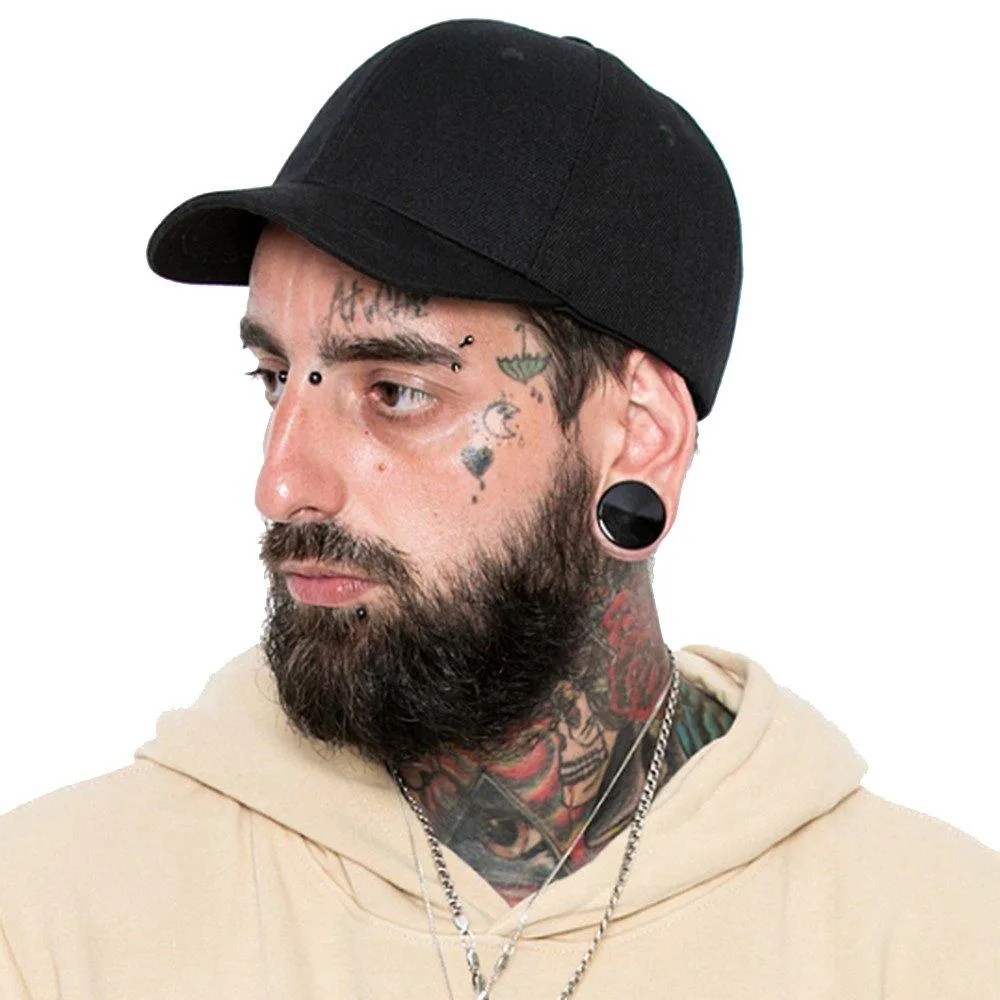 Black short-brim baseball cap with adjustable strap, cotton twill fabric, one size fits 56-60cm
