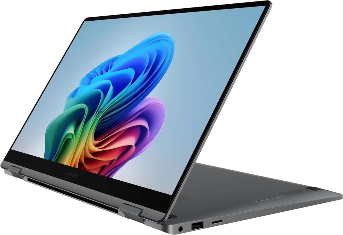SAMSUNG SAMSUNG Galaxy Book5 360 15.6 laptop 16GB 512GB Gray — product photo