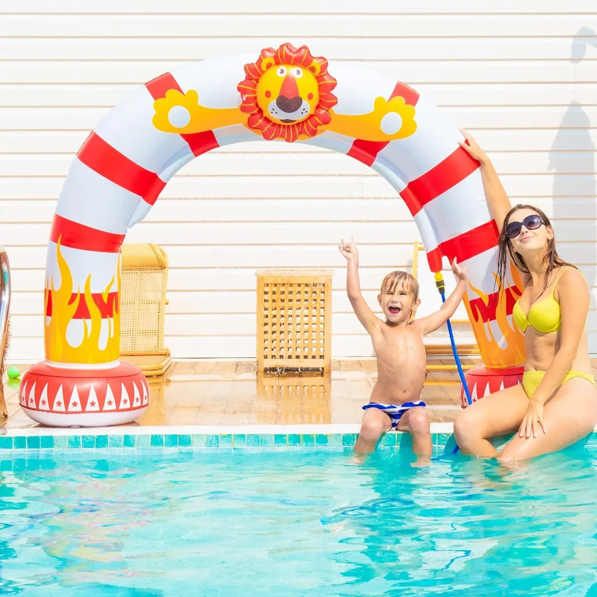 Altatac Altatac Inflatable Rainbow Lion Sprinkler Backyard Arch — product photo