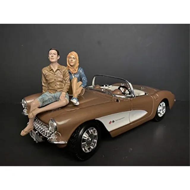 American Diorama American Diorama Seated Couple Release III 2 Piece Figurine Set 1/18 Scale 38217 38218 — product photo