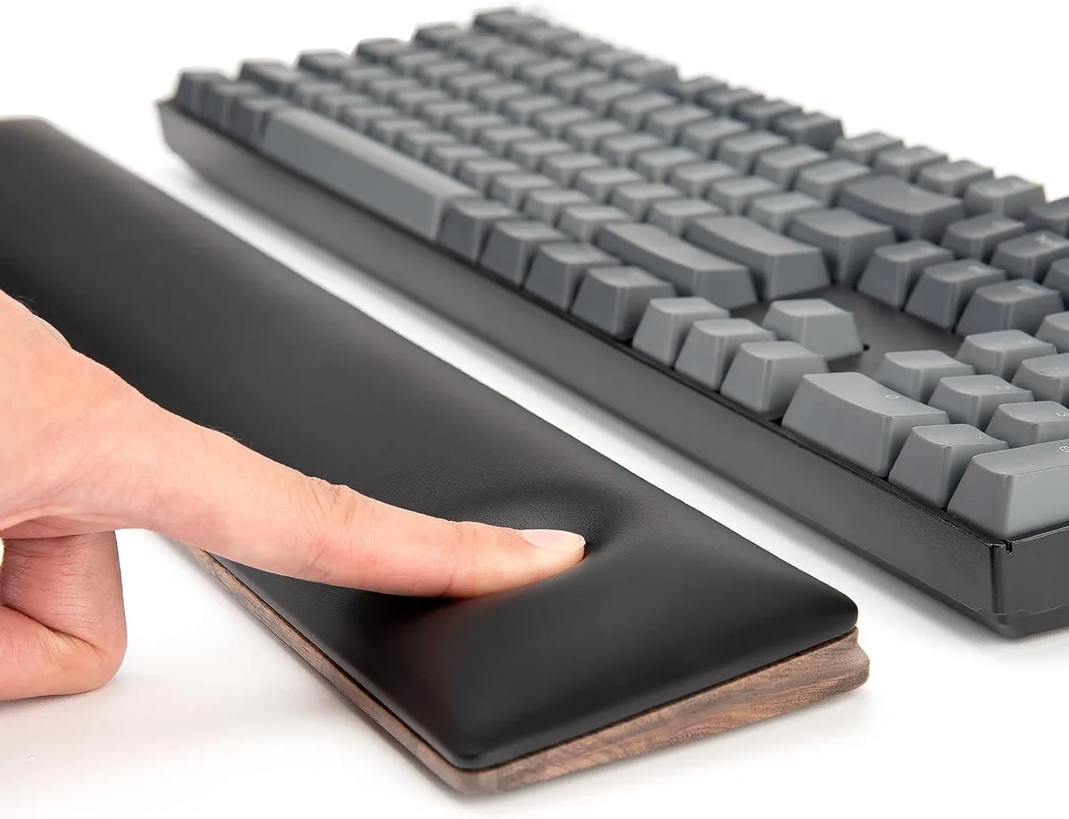 Kenuco Kenuco Walnut Wooden Wrist Rest — product photo