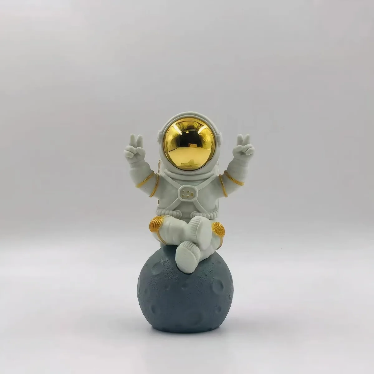 Action Figure 10.6x7x6cm — product photo