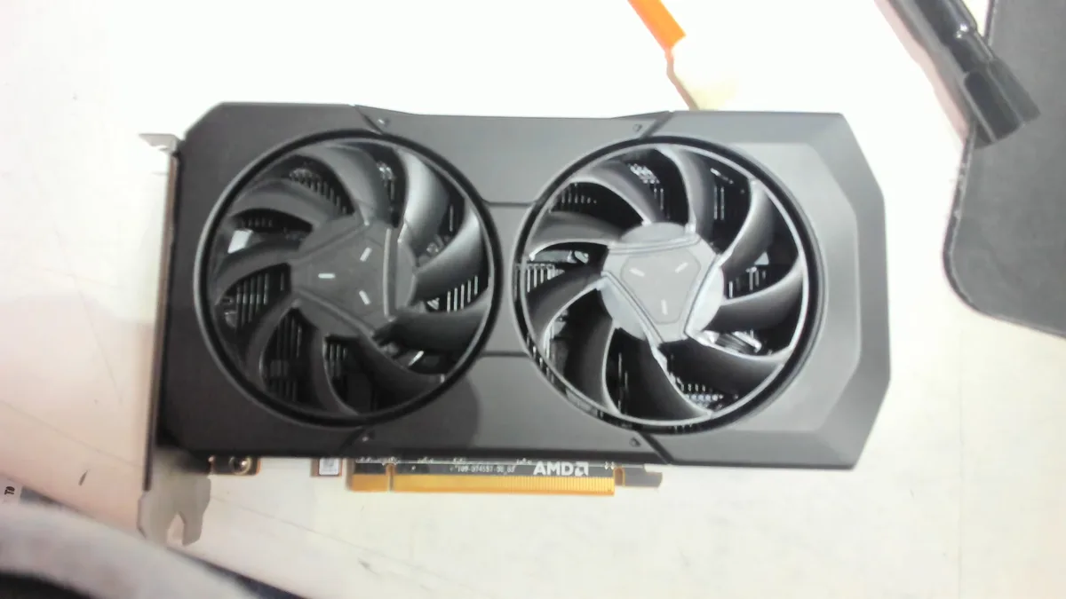 AMD AMD Radeon RX 7600 8GB GDDR6 graphics card 102D7451000 — product photo