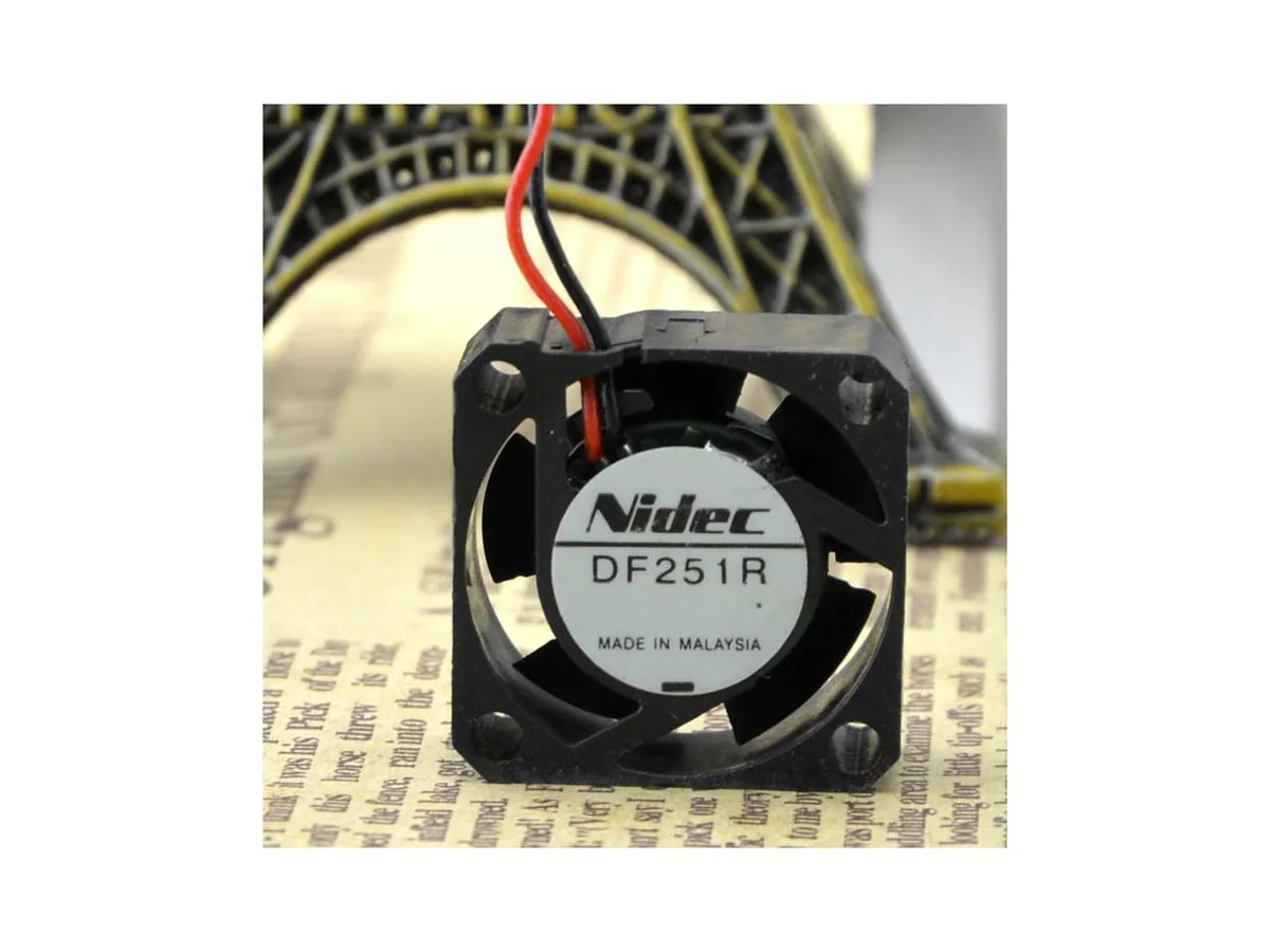 Fans Fans 2.5 cm 12 V DF251R-12MA-02 2510 case fan — product photo