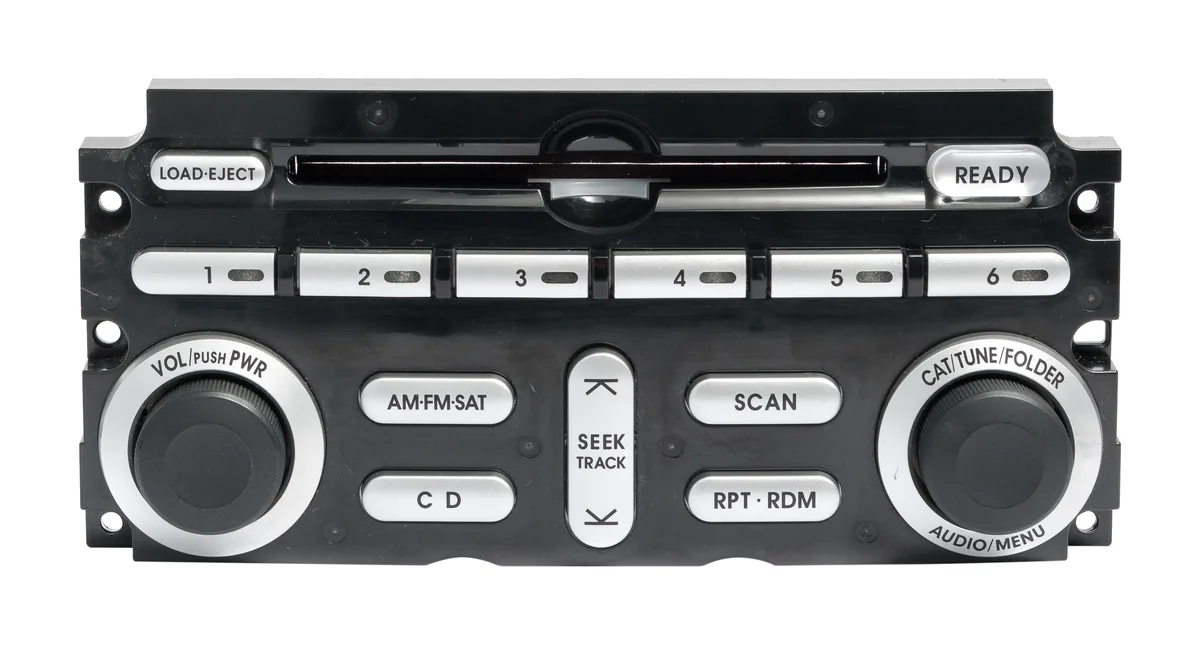 1 Factory Radio 1 Factory Radio Face Plate Audio Controls 6 Disc CD Satellite 80020343ZZ — product photo