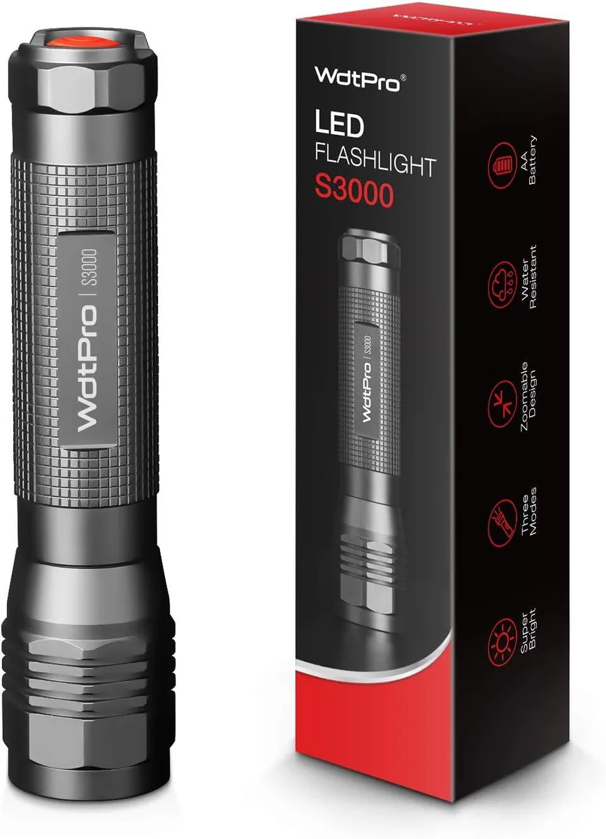Cylindrical aluminium flashlight, matte dark finish, zoomable head, IP67 rated