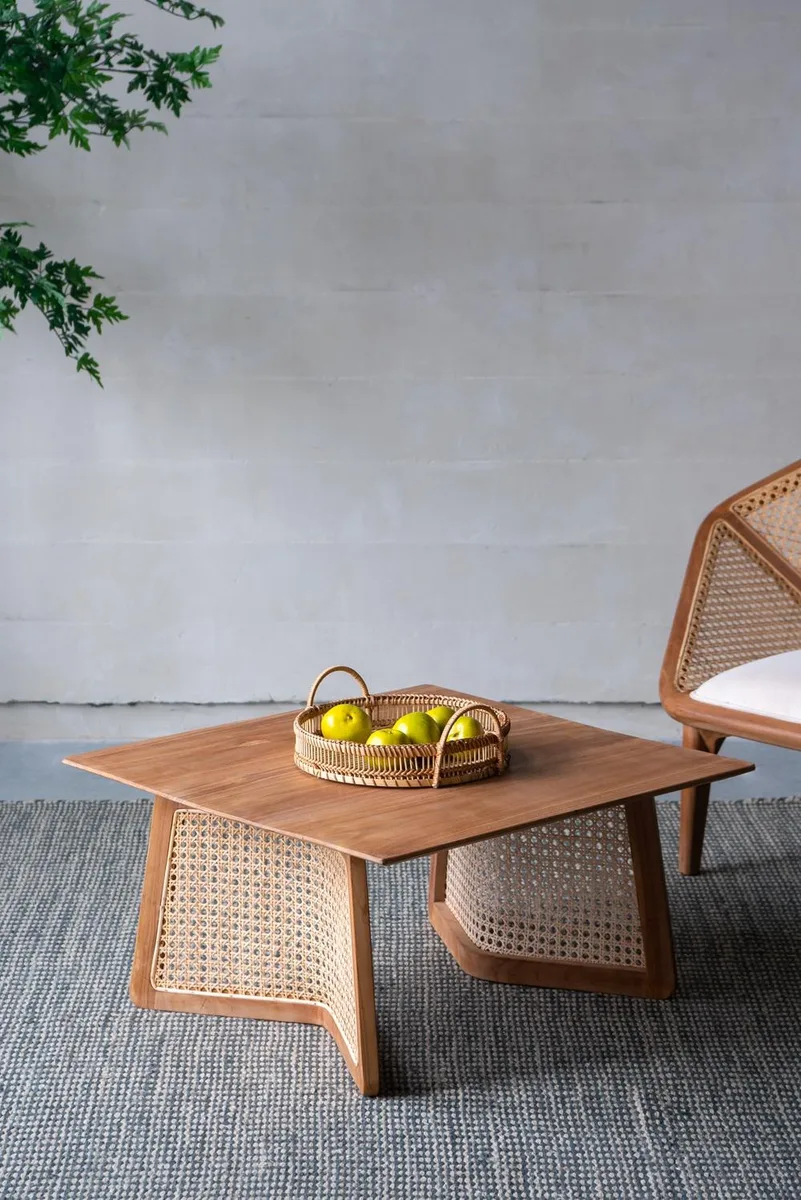 Square teak coffee table with rattan sides, natural wood and brown finish