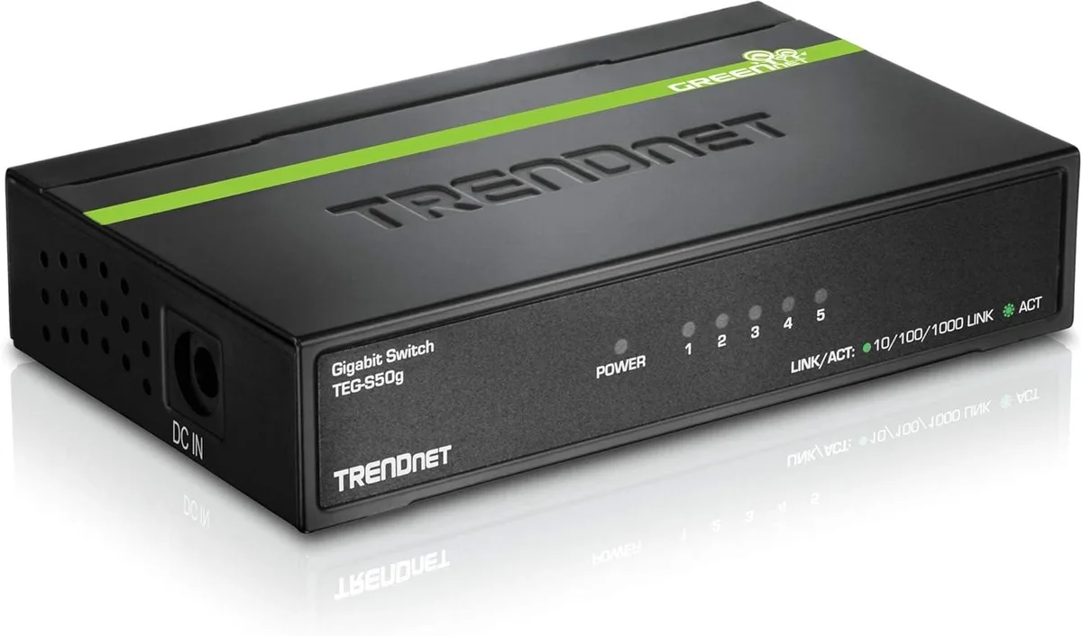 PISKEKAT PISKEKAT TRENDnet 5-Port Gigabit Ethernet Switch TEG-S50g Desktop Metal Fanless — product photo