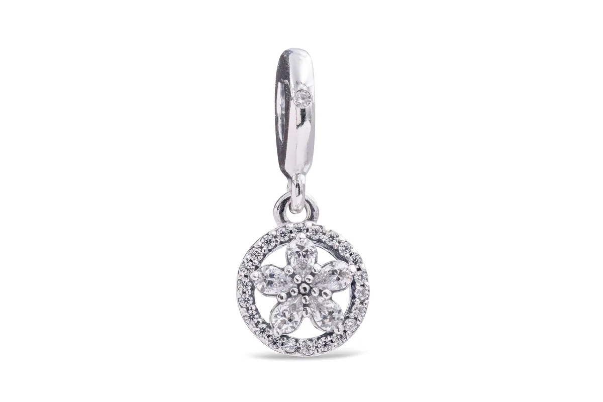 PANDORA PANDORA Sparkling Snowflake Circle Dangle Charm Silver — product photo