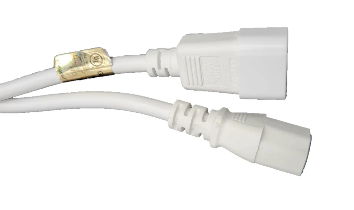 Micro Connectors Micro Connectors 6 ft 18AWG C13 to C14 Power Extension Cord White — product photo