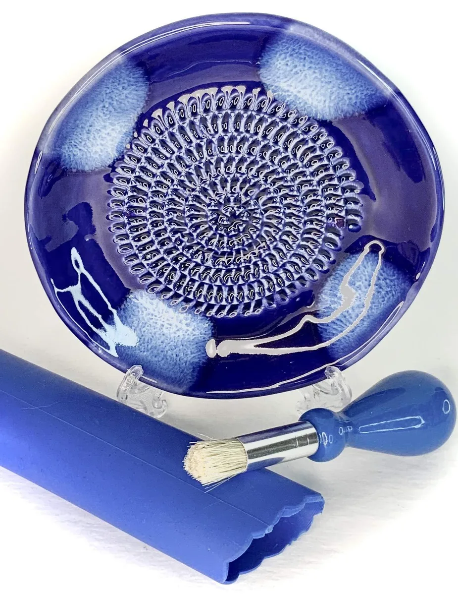 BonCera Ceramic Garlic Grater Plate 4-Piece Set Blue Cross Glazed 5.25 — product photo